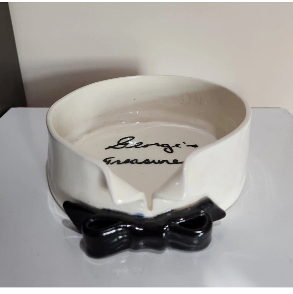 Elegant Black and White Ceramic Jewelry Holder